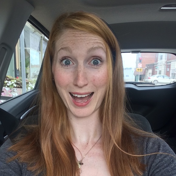 Meet your Posher, Laura - Picture 2 of 2